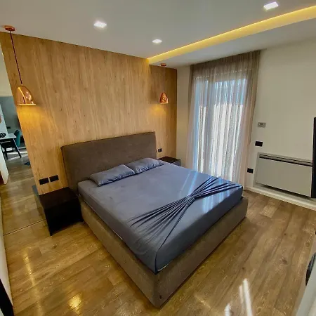 Διαμέρισμα Lux 02 + Free Parking Post