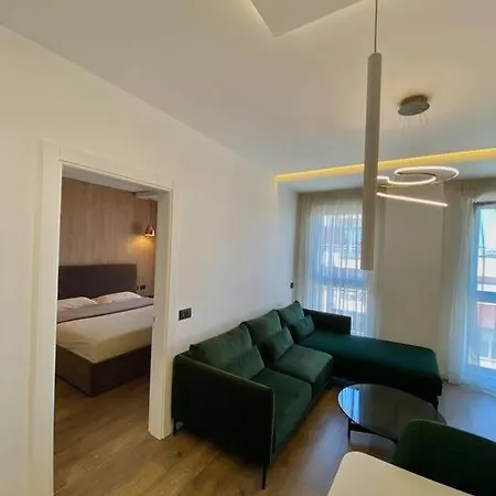 Apartman Lux 02 + Free Parking Post