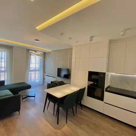 Διαμέρισμα Lux 02 + Free Parking Post Τίρανα