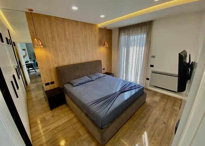 Διαμέρισμα Lux 02 + Free Parking Post