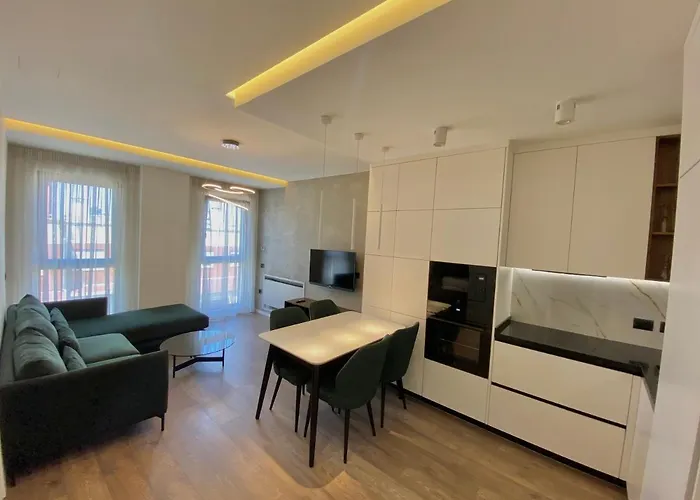 Διαμέρισμα Lux 02 + Free Parking Post Τίρανα